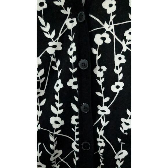 Joseph A Black and White Floral Cardigan Sweater - Picture 6 of 7